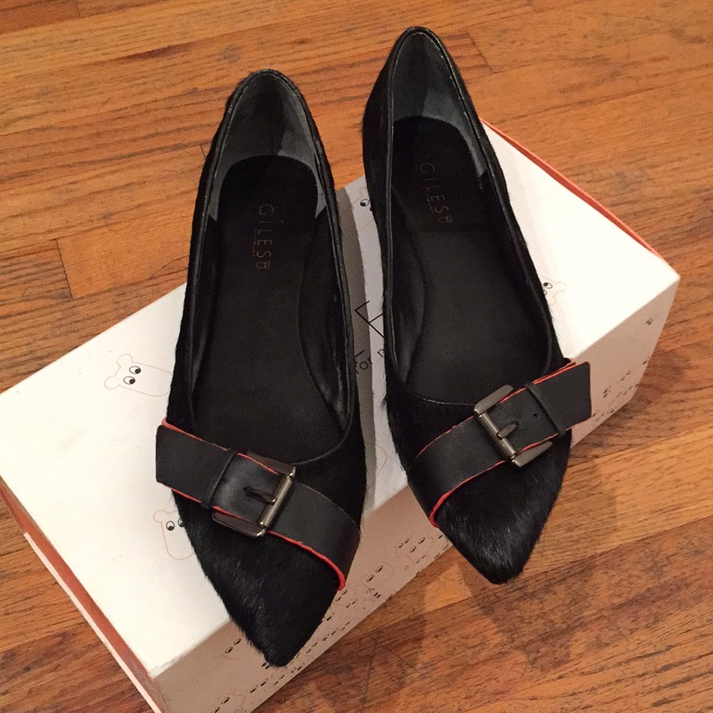 Giles with Nine West Flats